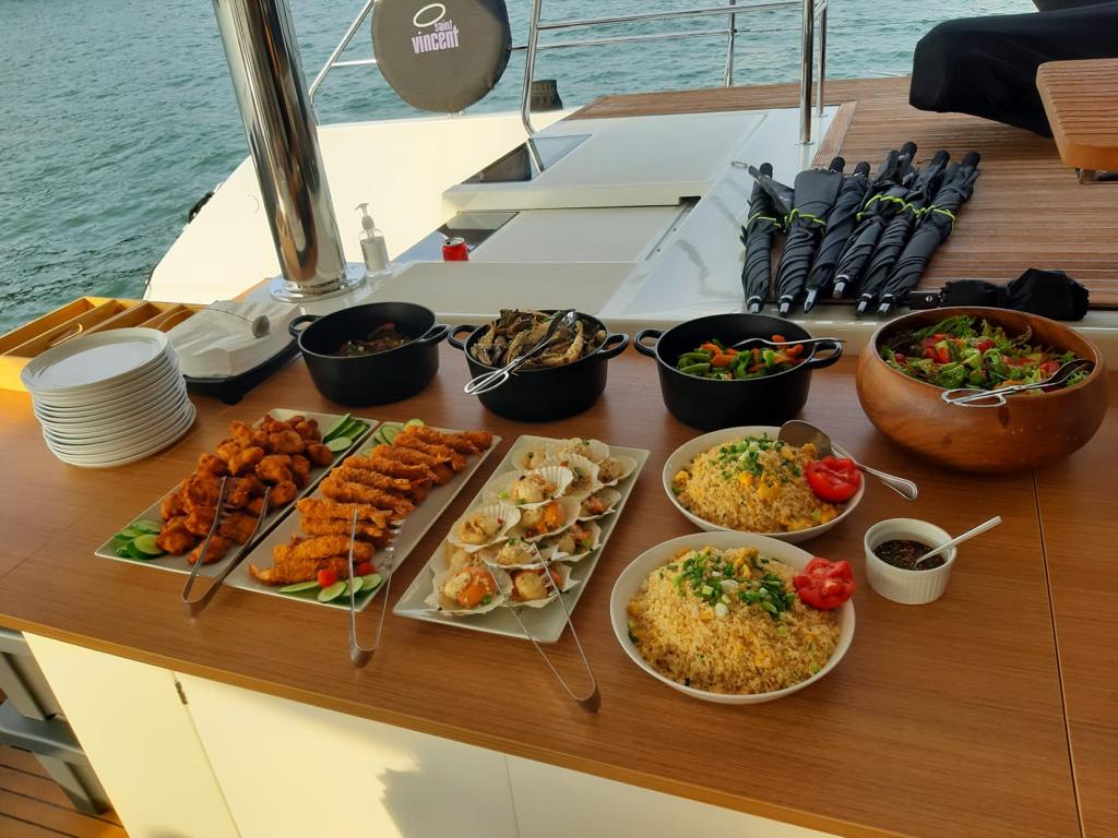 Yacht Dining (Dockside) 海角吃靠岸